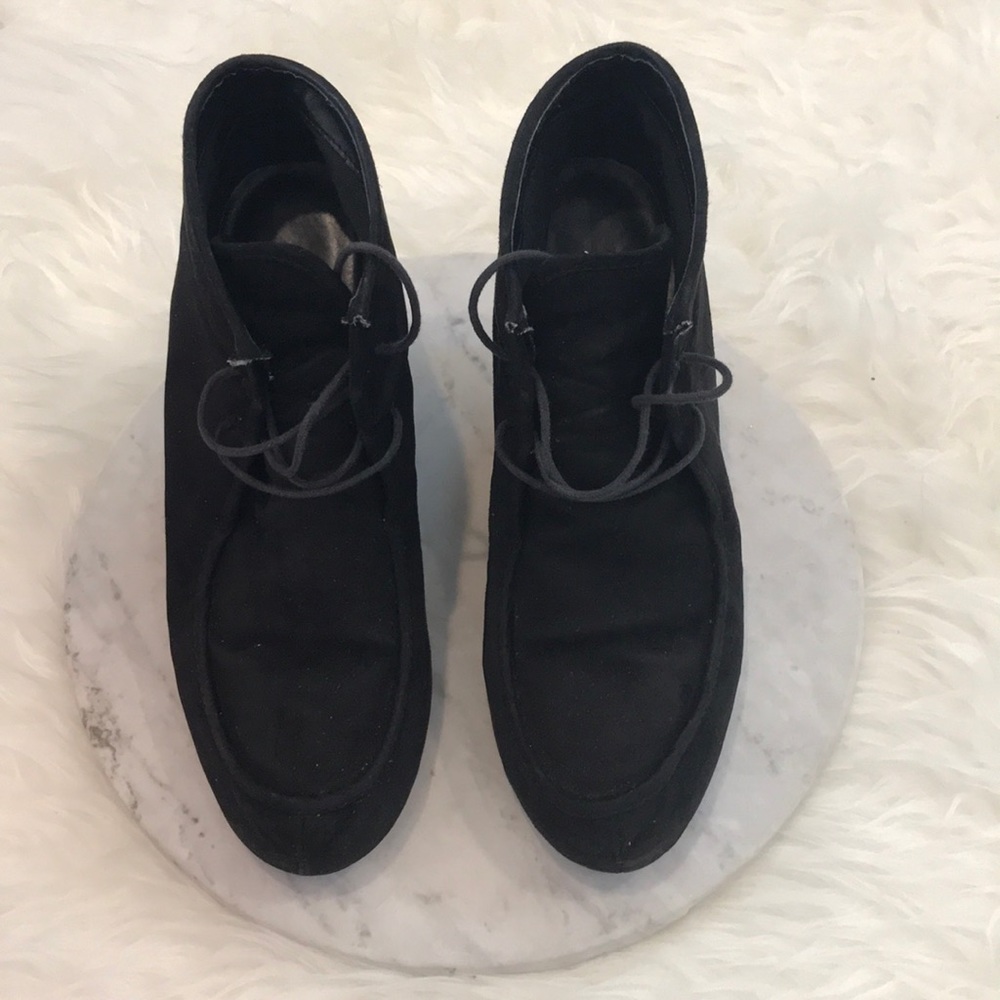 Black Hidden Wedge Chic Booties - Picture 4 of 8